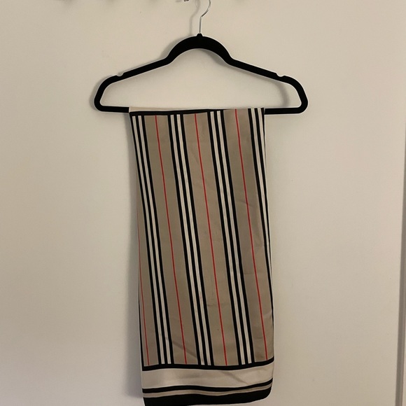 COPY - Burberry Logo and Check Silk Scarf